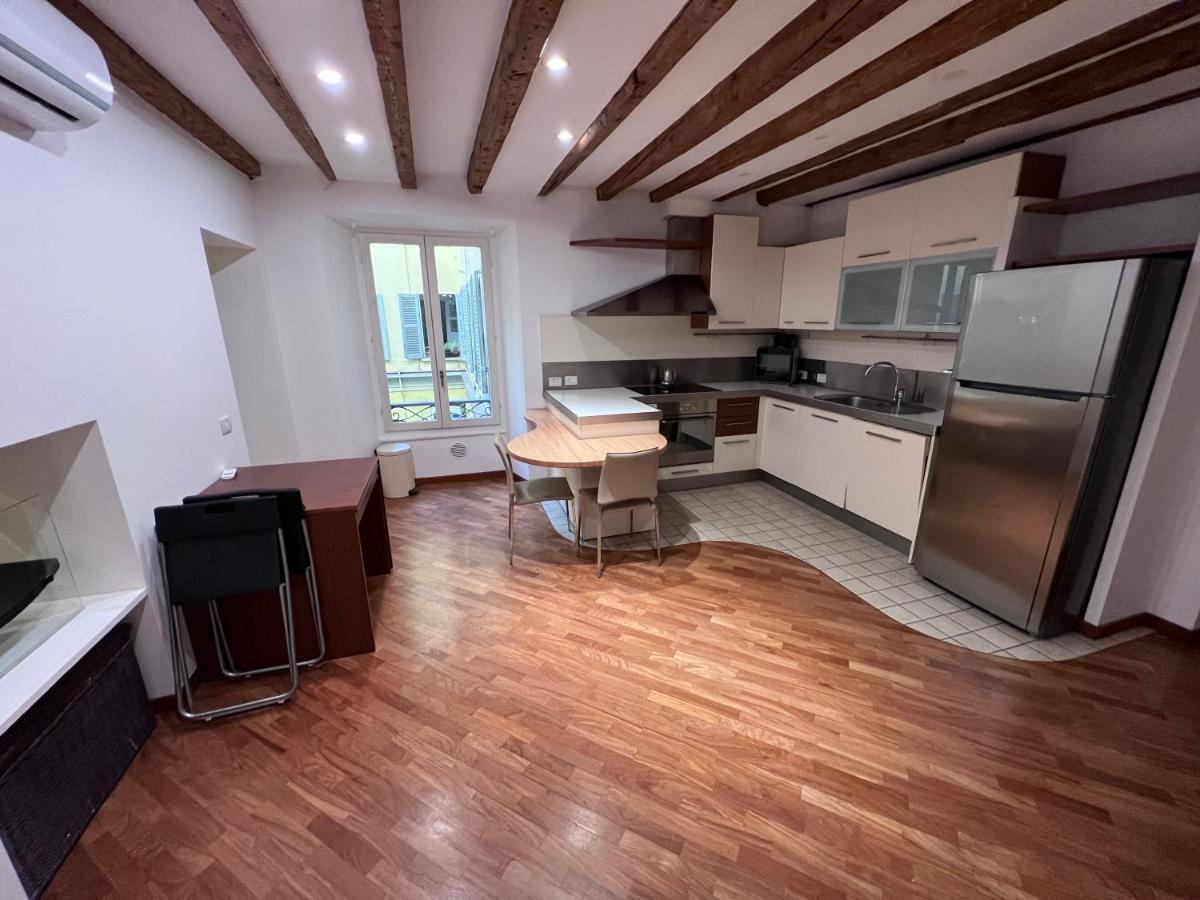 Magnifico Appartamento Ristrutturato Mailand Exterior foto
